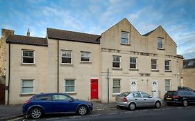 Bath Breaks Apartments